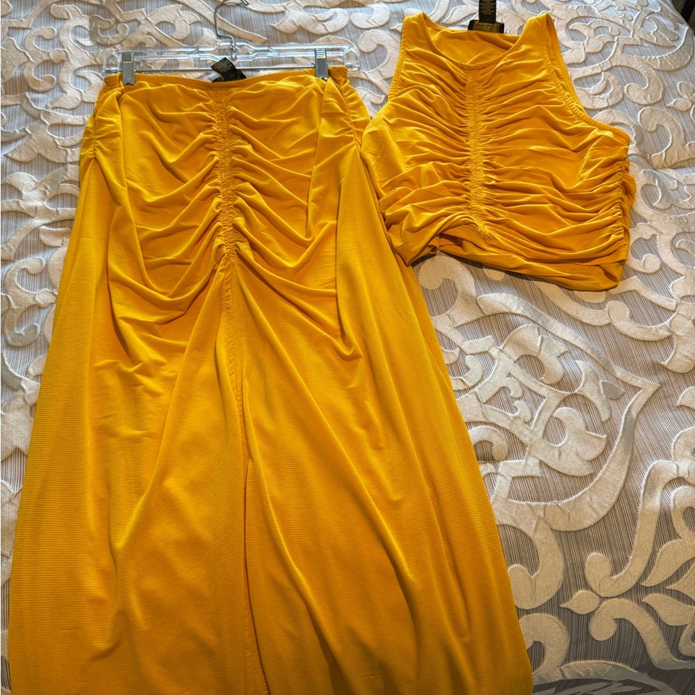 House of Harlow 1960 Mustard Ruched Skirt Set